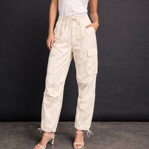 NWT, Refuge size XS Cream Cargo Utility Parachute Straight leg Pants drawstring